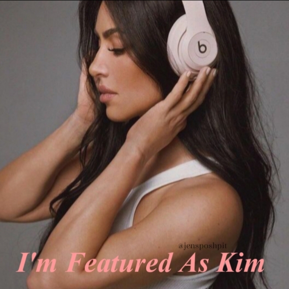 12/14 - Sun - Kardashian Share Group - Picture 8 of 16